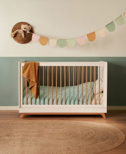 D198M05 - Maralis evolving cot made from solid beech wood 144 X 80 X 95H